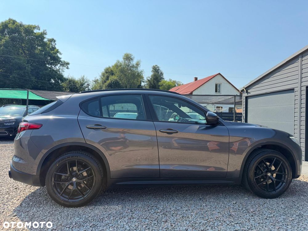 Alfa Romeo Stelvio 2.0 Turbo 16V AT8-Q4 B-Tech - 8