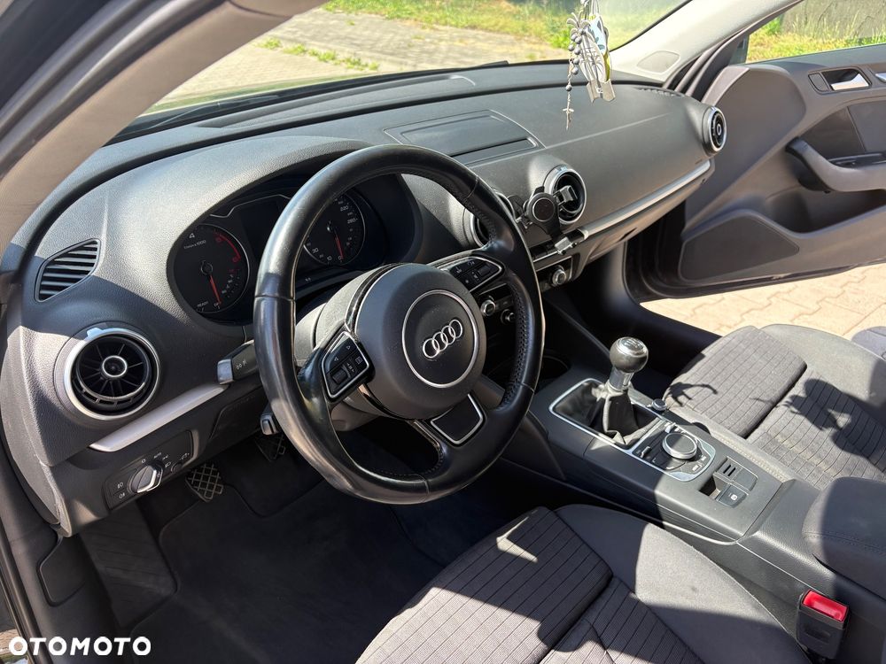 Audi A3 Sportback 2.0 TDI S line Sportpaket - 15