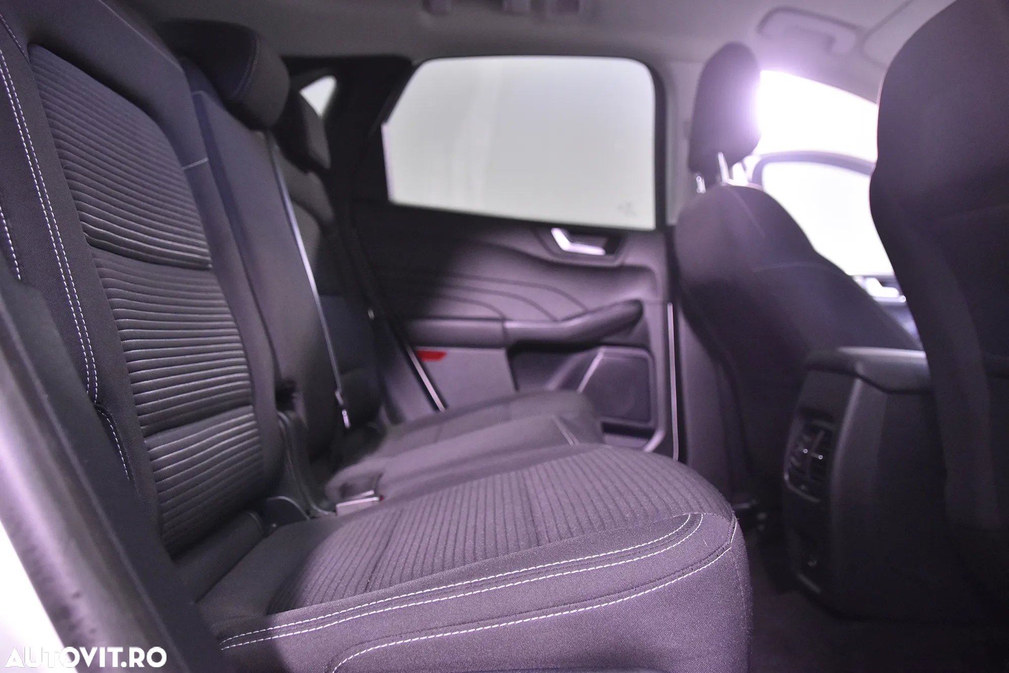 Ford Kuga - 12