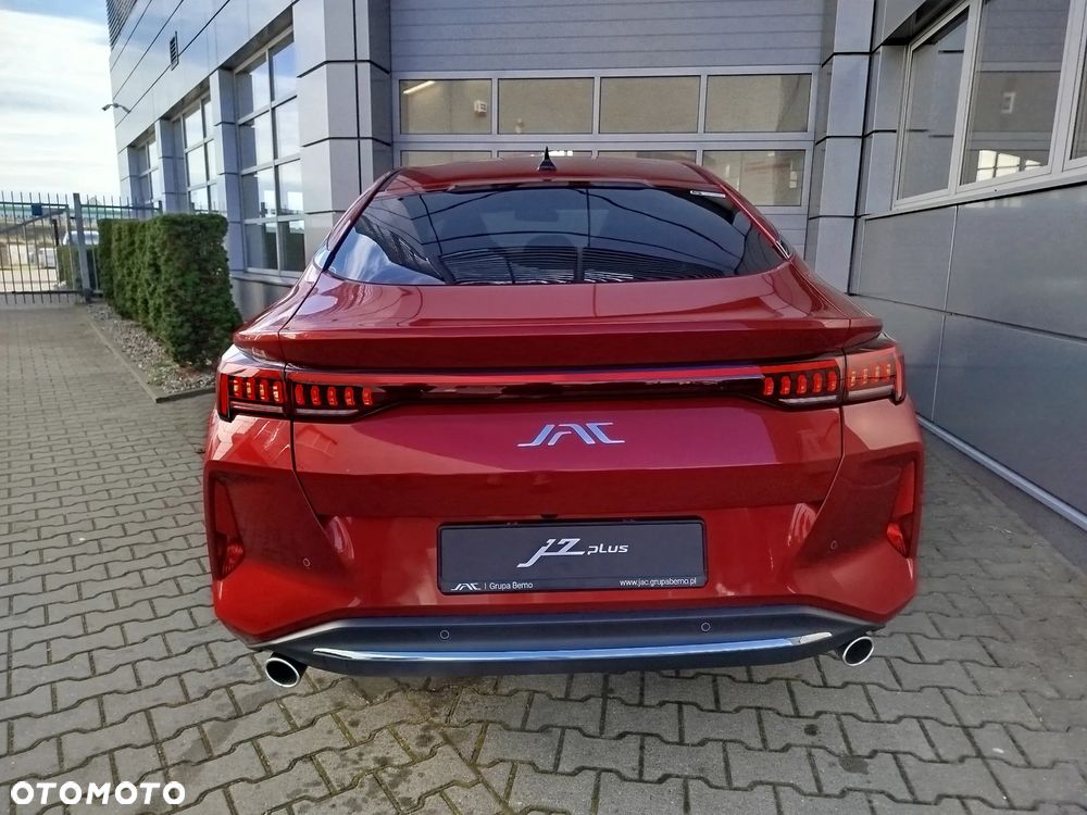 JAC J7 Plus CVT - 13