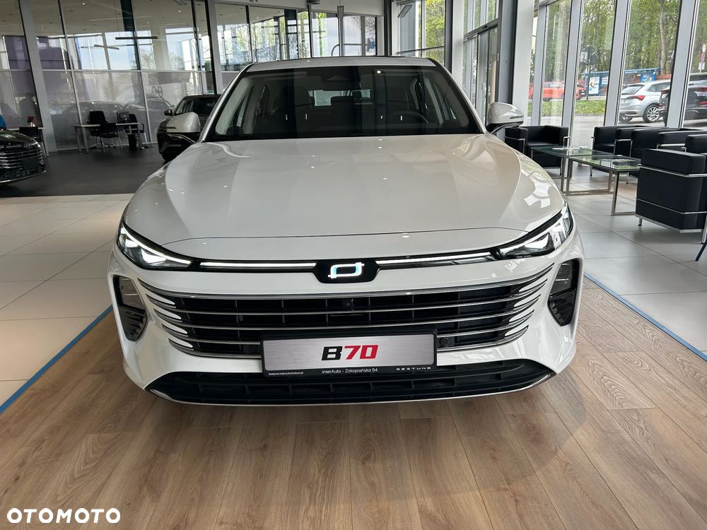 Bestune B70 2.0T Elegance - 1