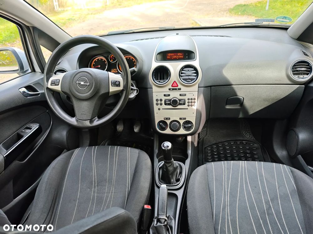 Opel Corsa 1.4 16V Cosmo - 18