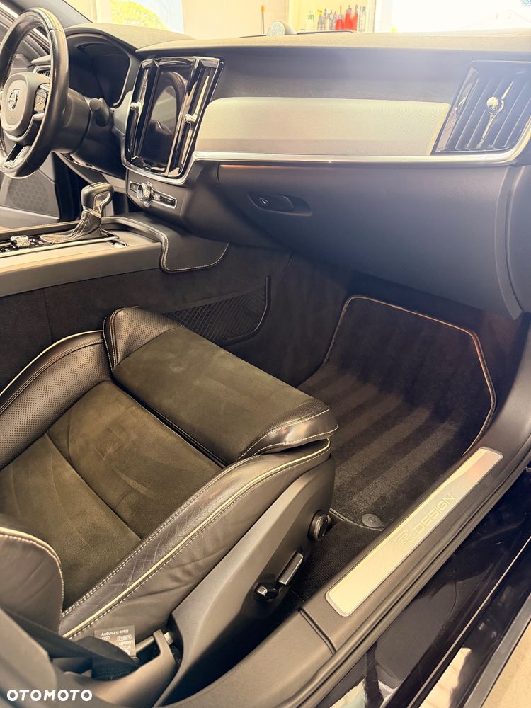 Volvo S90 T5 R-Design - 11