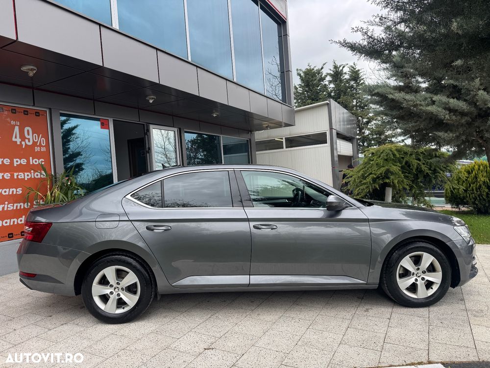 Skoda Superb 2.0 TDI DSG Premium Edition - 19