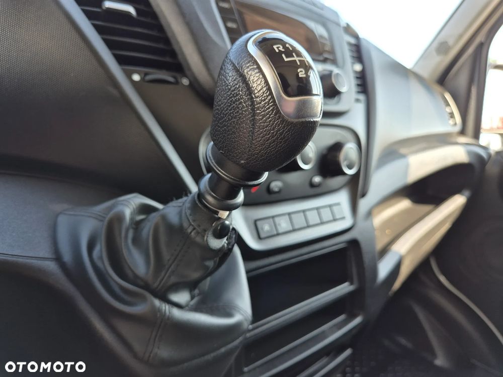 Iveco Daily 35S16 L4H2 blaszak MAXI, klimatyzacja, tempomat, 80 400KM - 13