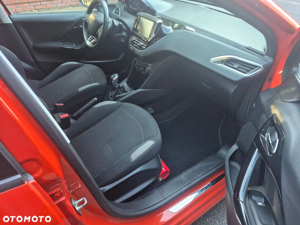 Peugeot 208 PureTech 82 Start & Stop Style - 15