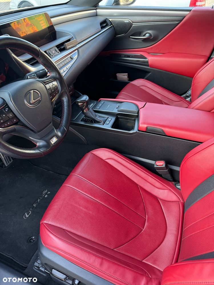 Lexus ES 300h F Sport Edition - 6