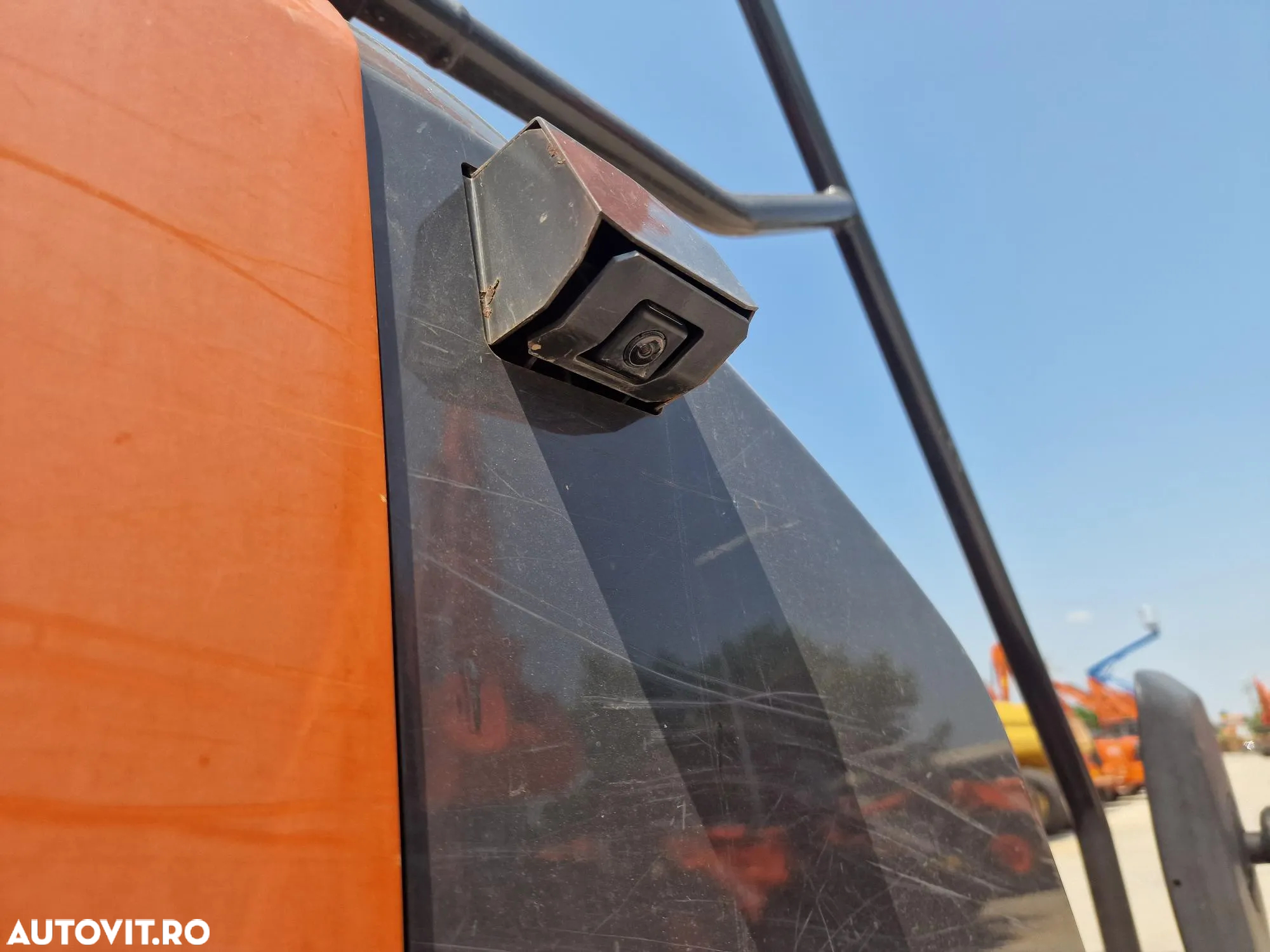 Hitachi ZX210, 2019, 23t, 4.888h, cupa NOUA 1,3mc-96.900 EUR+Tva, camera spate, camere laterale, inst picon, aer cond climatronic, consum 11l/h,. 3 pompe hidr HITACHI, inst picon, lant 90% ok 480h mars, posbilitate leasing 4 ani-PROMOTIE 96.900 EUR+Tva - 32