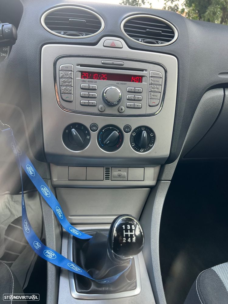 Ford Focus SW 1.4 Zetec - 10