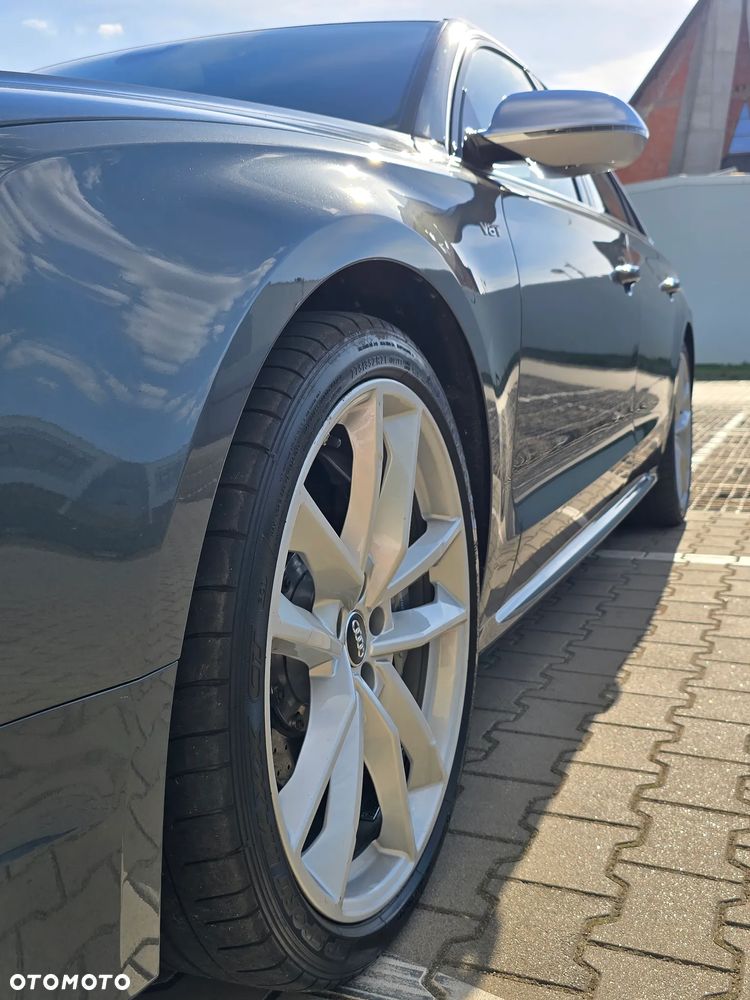 Audi S8 - 9
