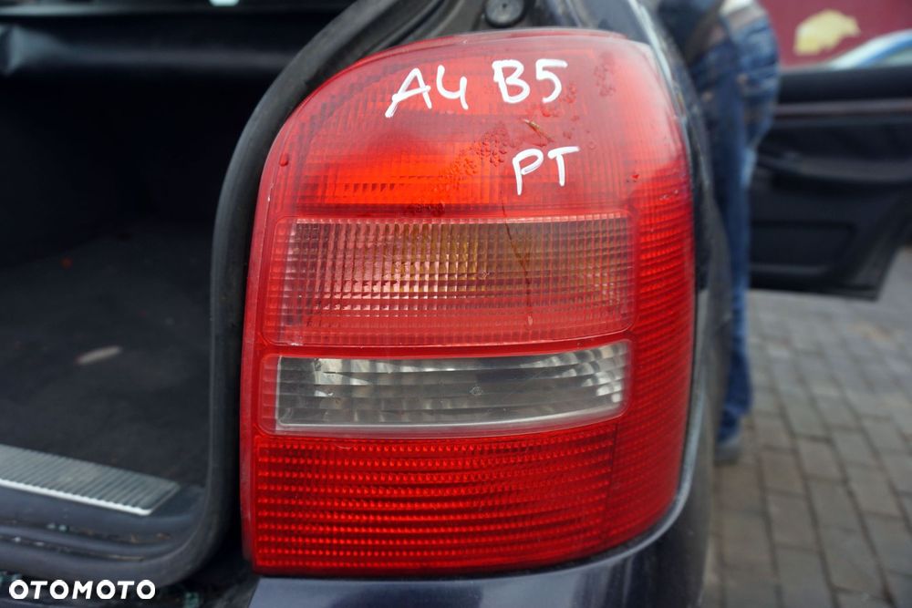 LAMPA TYLNA PRAWA A4 B5 KOMBI  AUDI 1994-2001 - 3