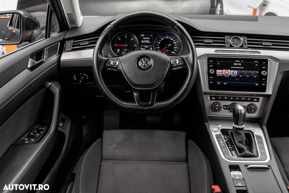 Volkswagen Passat 2.0 TDI DSG Trendline - 11