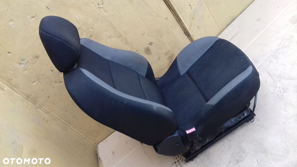 FOTEL LEWY PRZÓD PRZEDNI PEUGEOT 207 HB 3D 06- - 11