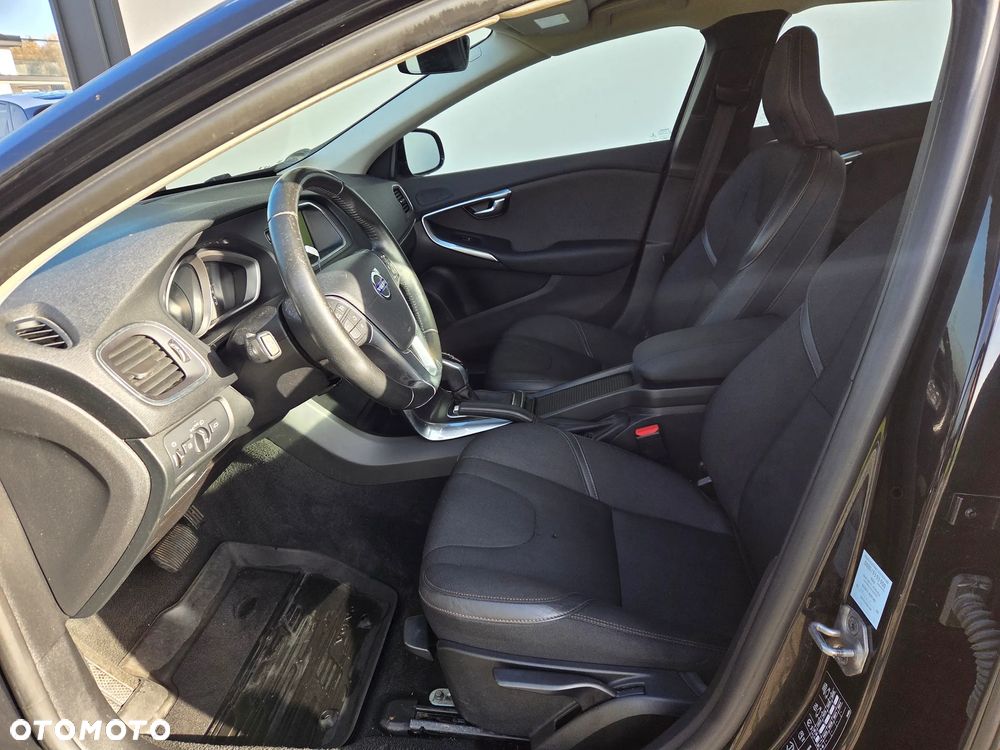 Volvo V40 Cross Country - 8