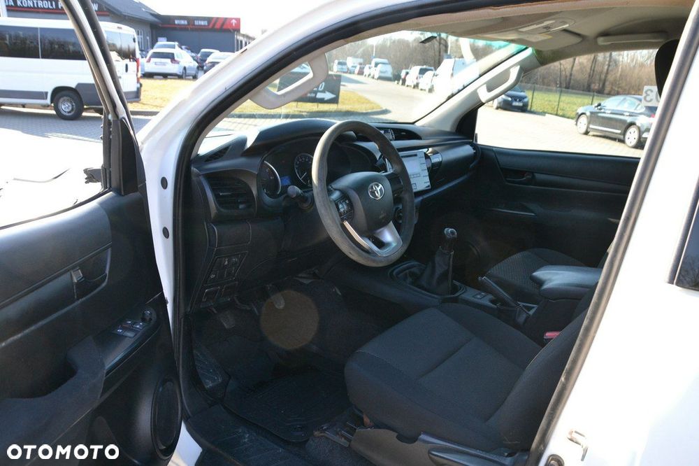 Toyota Hilux - 22