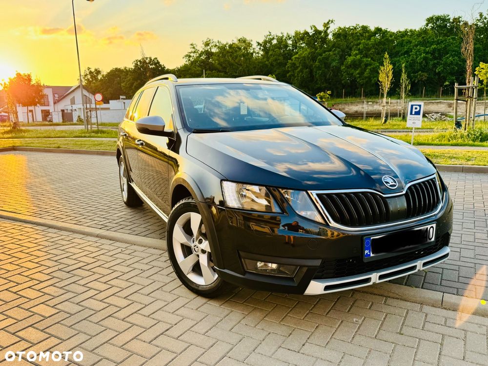 Skoda Octavia 2.0 TDI SCR 4x4 Ambition DSG - 9