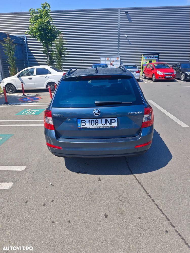 Skoda Octavia 1.6 TDI DSG Style - 3