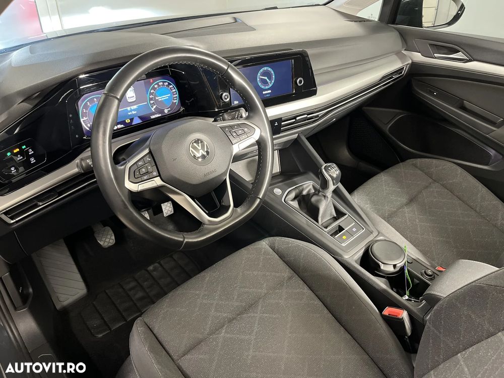 Volkswagen Golf - 10