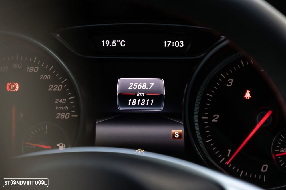 Mercedes-Benz CLA 180 d AMG Line - 20