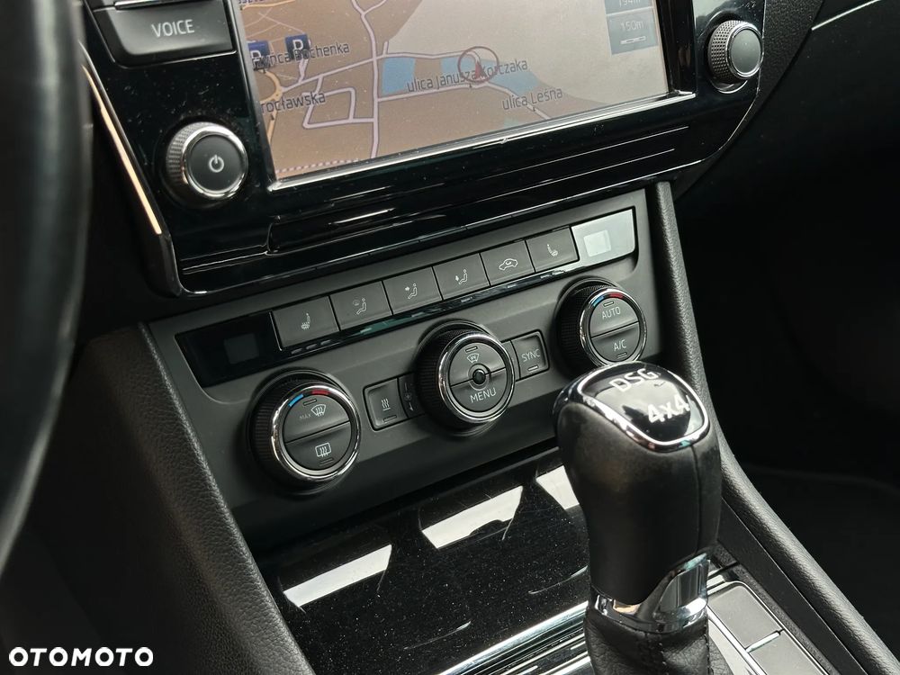 Skoda Superb 2.0 TDI 4x4 DSG Premium Edition - 24