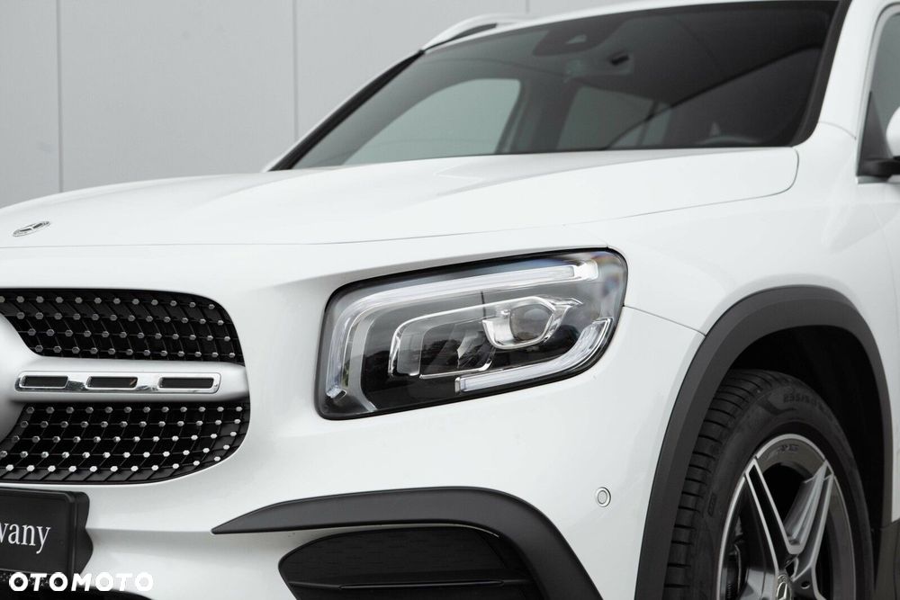 Mercedes-Benz GLB - 12