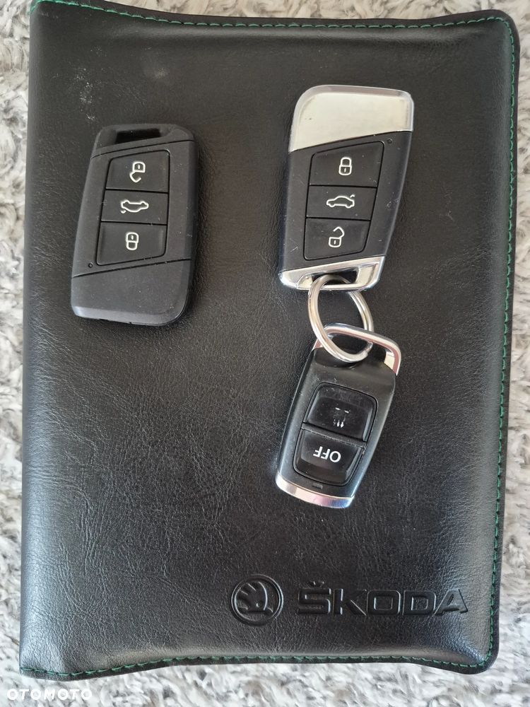 Skoda Superb 2.0 TDI L&K DSG - 16