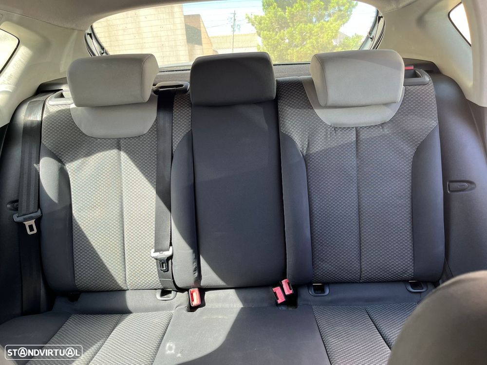 SEAT Leon 1.6 Reference - 6