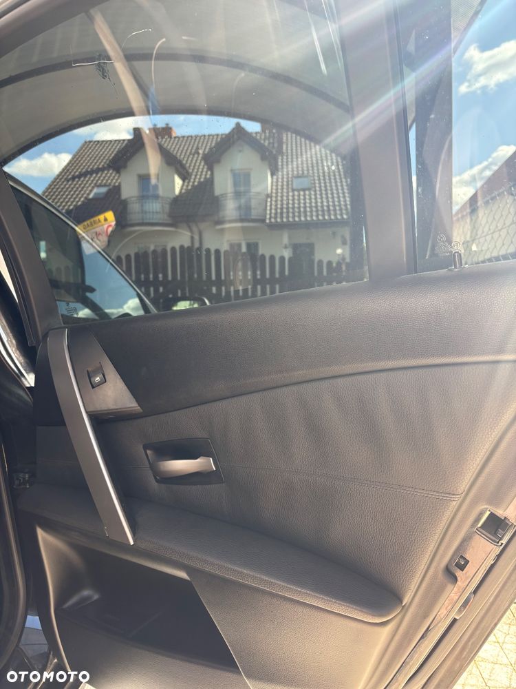 BMW Seria 5 525i - 17