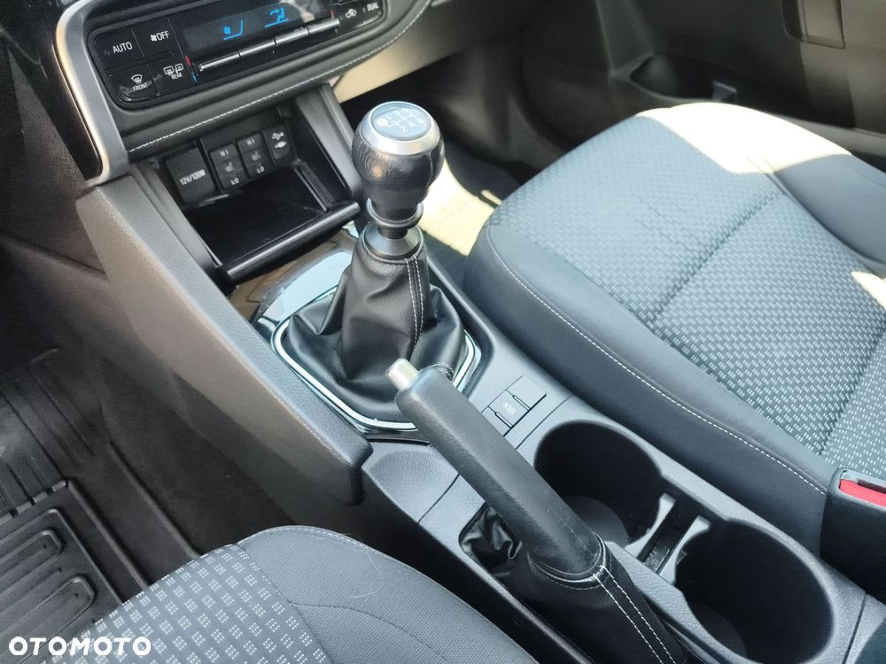 Toyota Corolla 1.6 Premium EU6 - 27