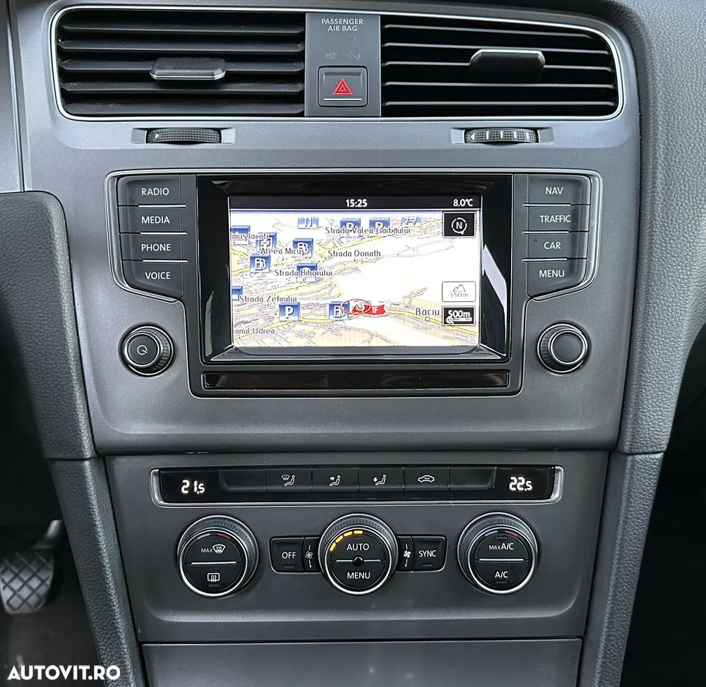 Volkswagen Golf - 11