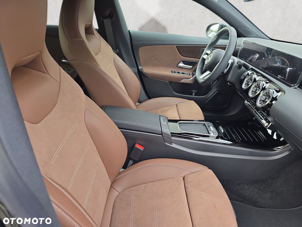 Mercedes-Benz CLA - 15