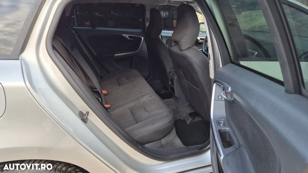 Volvo V60 D2 Start-Stop Momentum - 14