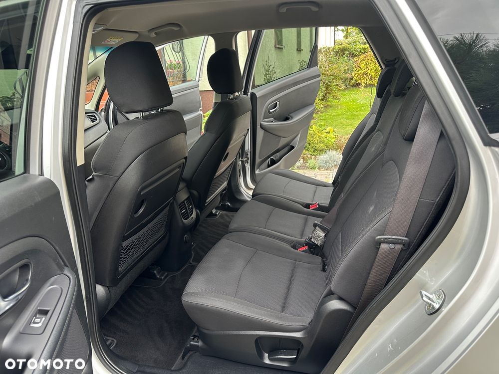 Kia Carens 1.6 GDI ISG Vision - 20