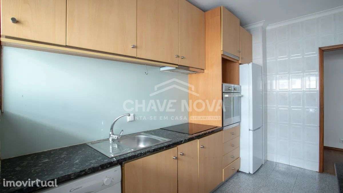 T2 com garagem - Metro D. João II-SD/04600/MH - Grande imagem: 4/21