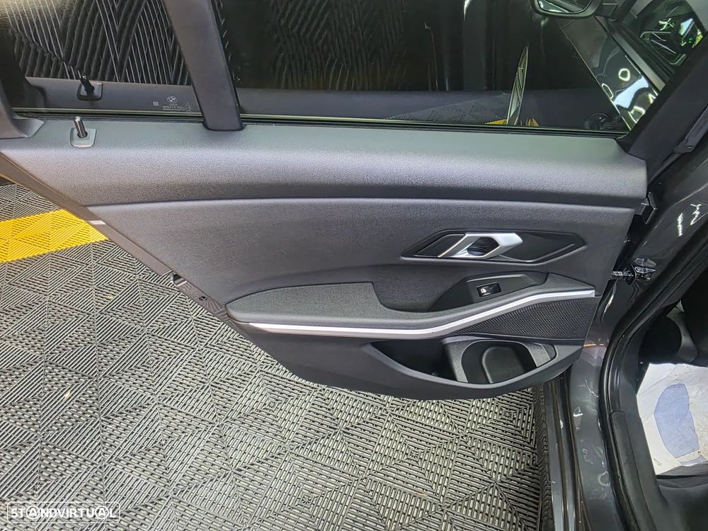 BMW 320 d ED Advantage Auto - 53