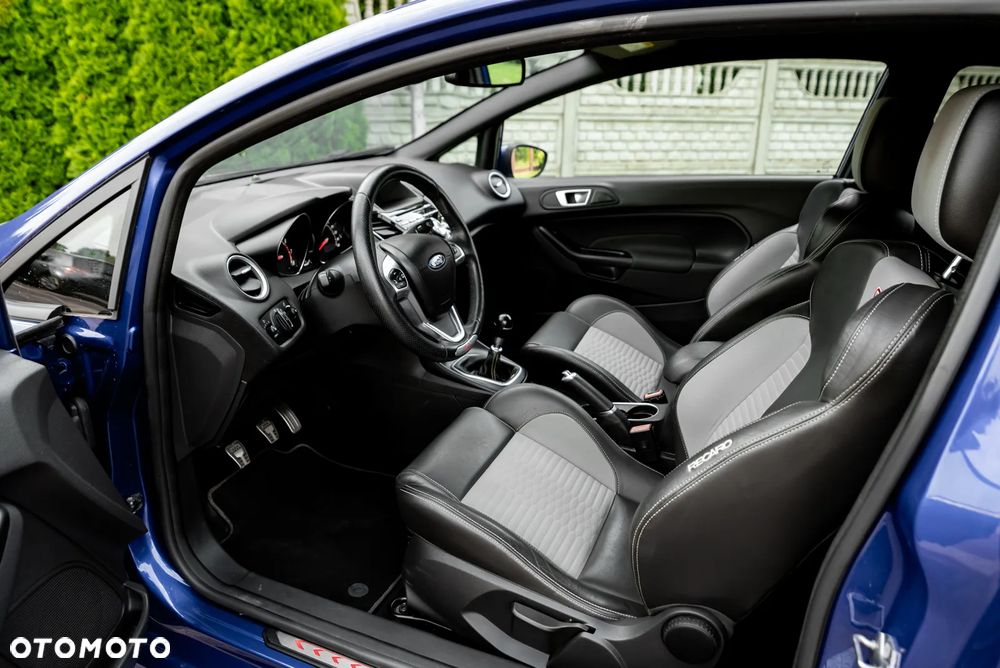 Ford Fiesta 1.6 EcoBoost mit Leder-Sport-Paket ST - 16