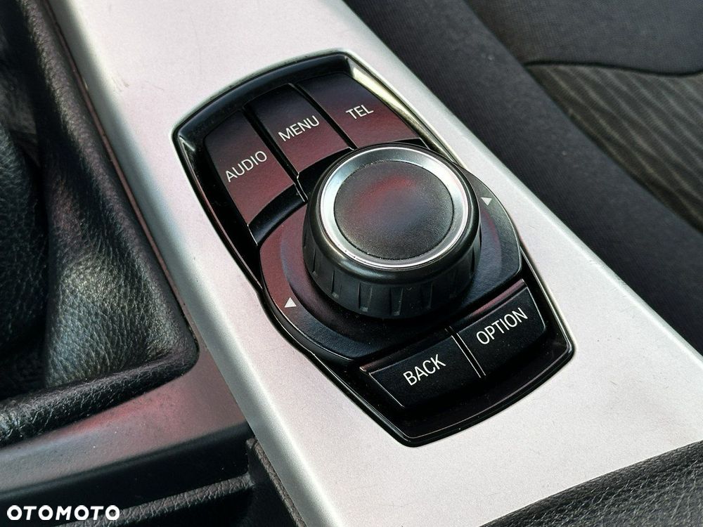 BMW Seria 3 320d DPF Touring - 29