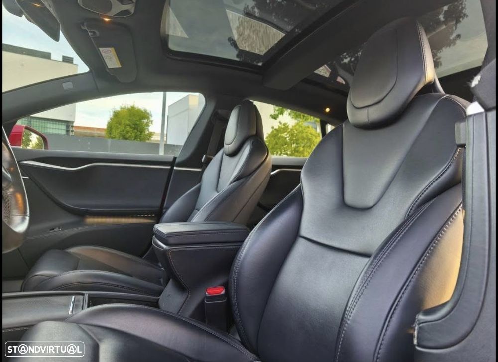 Tesla Model S - 6
