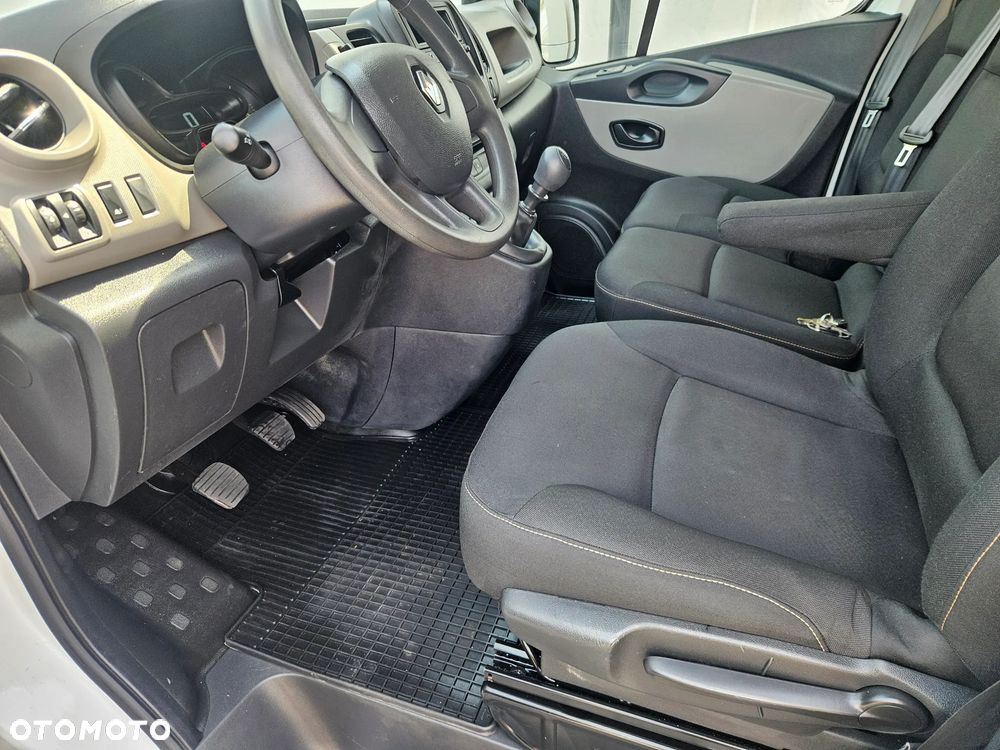 Renault Trafic - 23
