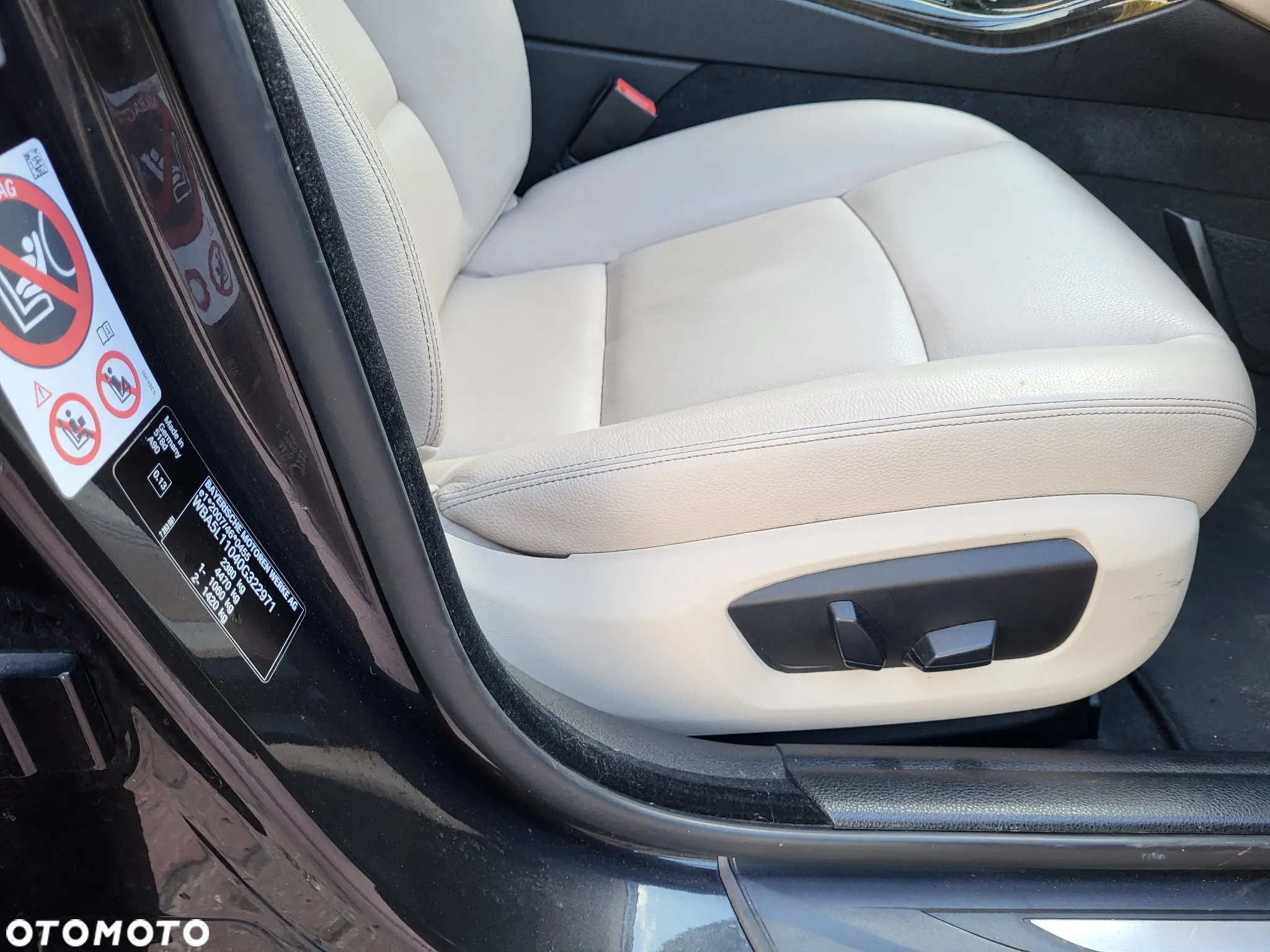 BMW Seria 5 518d Touring Luxury Line - 13