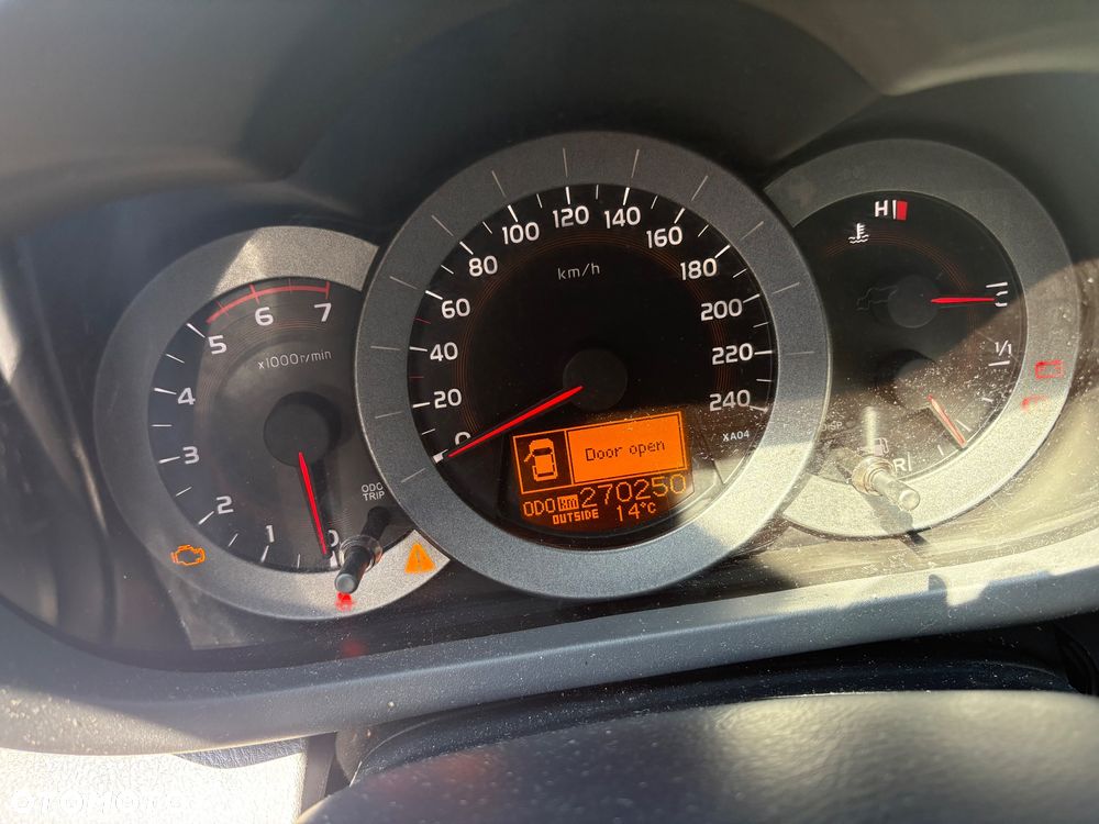 Toyota RAV4 2.2 D-4D X - 8