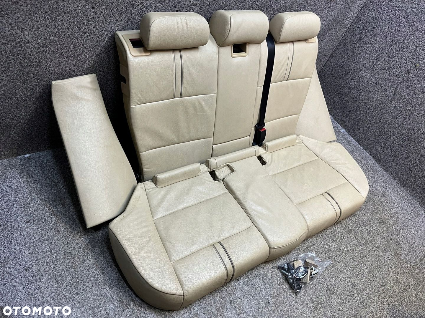 Kanapa tylna podlokietnik cupholder tyl skora bezowa LADNA BMW X3 E83 ORG - 3
