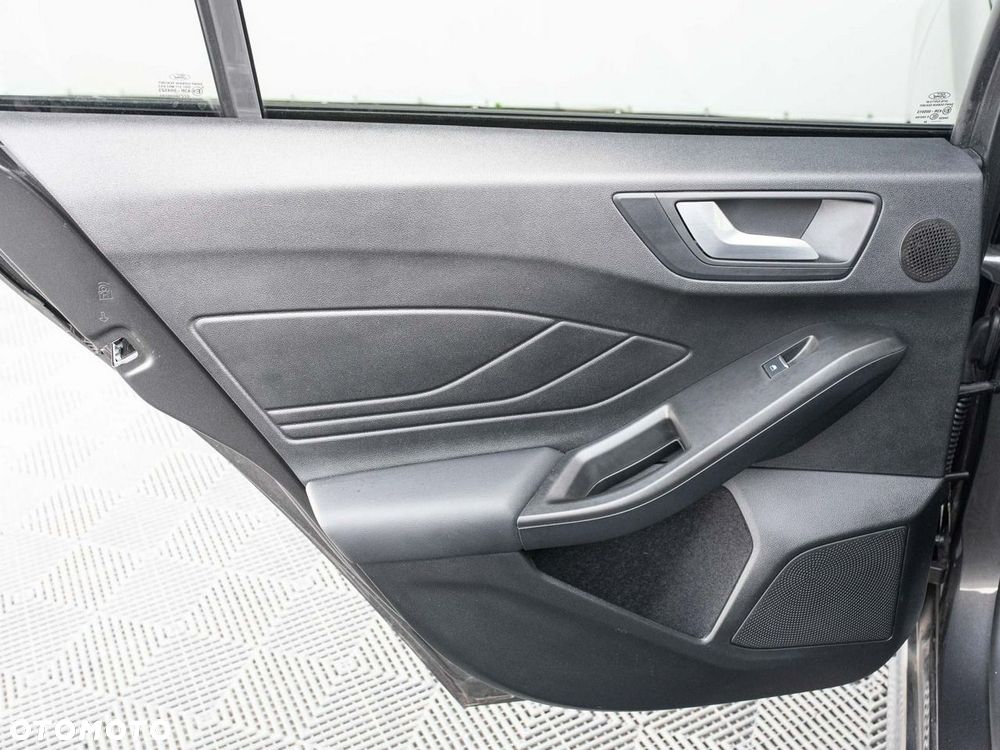 Ford Focus - 25