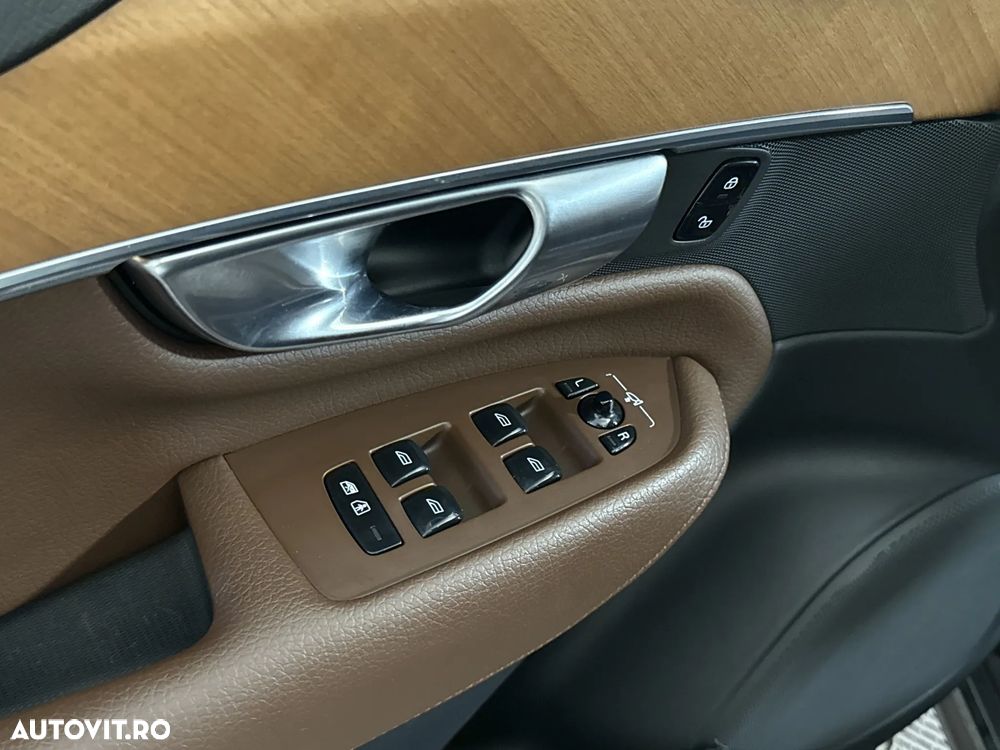 Volvo XC 90 - 16