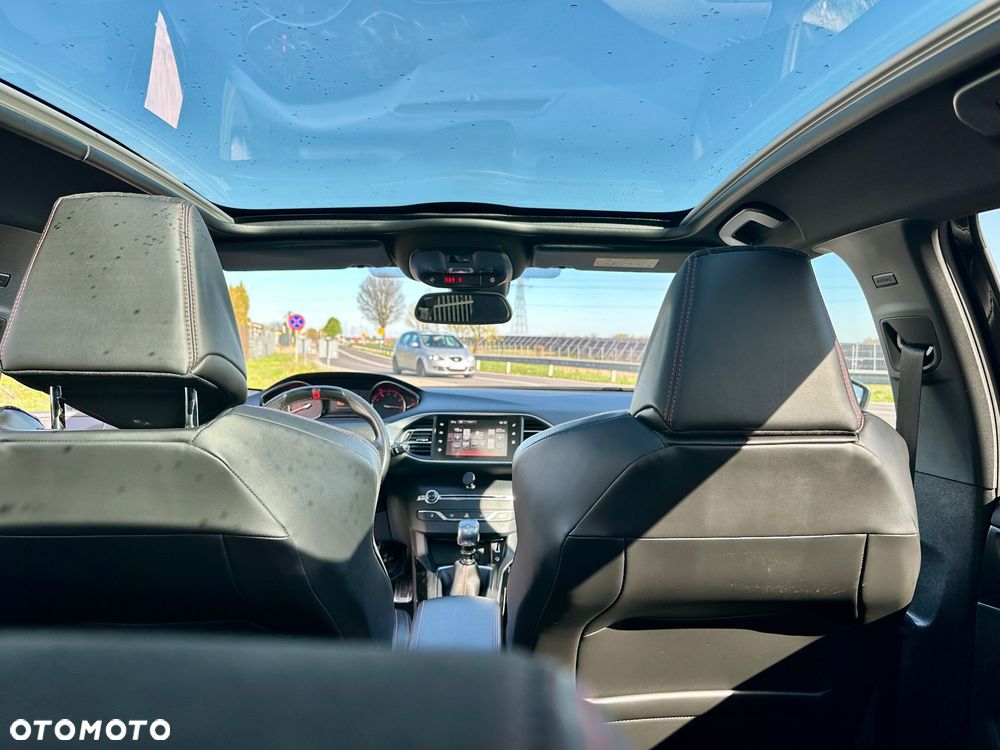 Peugeot 308 1.6 e-THP GTi by Sport S&S - 25