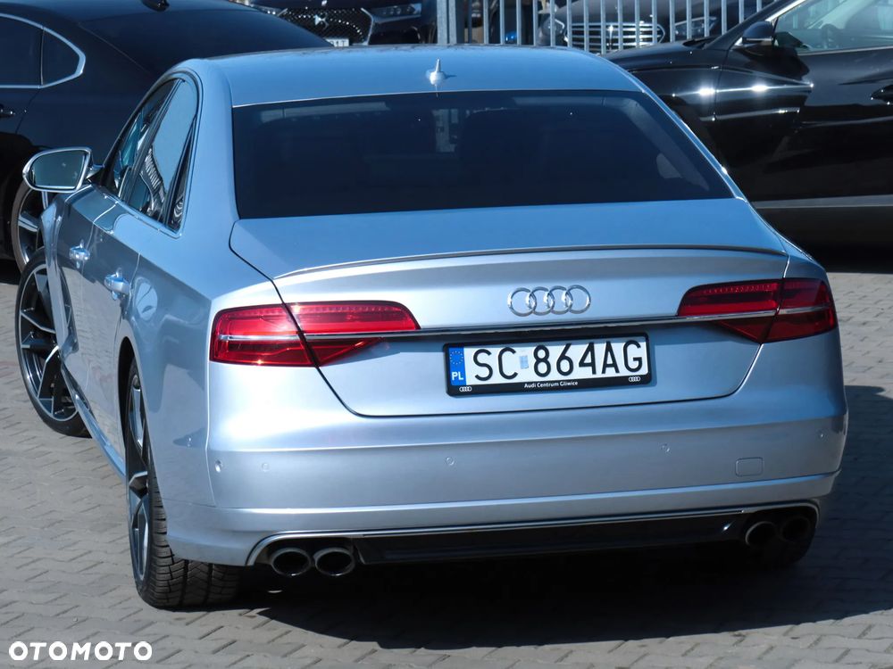 Audi S8 Plus - 34