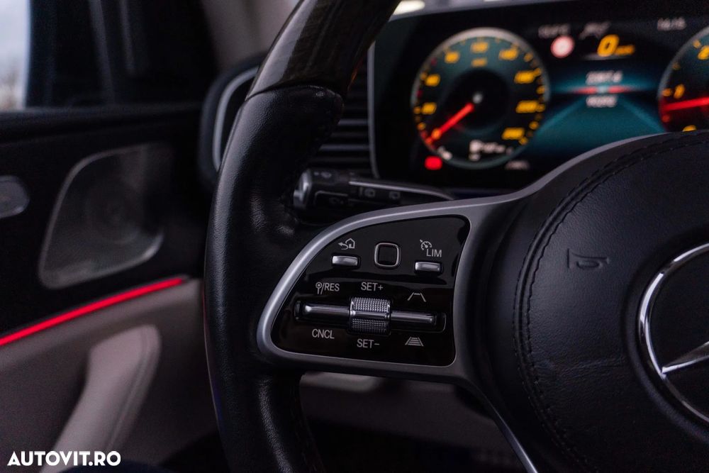 Mercedes-Benz GLS - 23