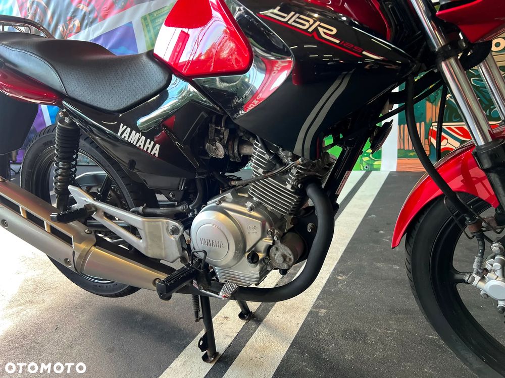 Yamaha YBR - 8