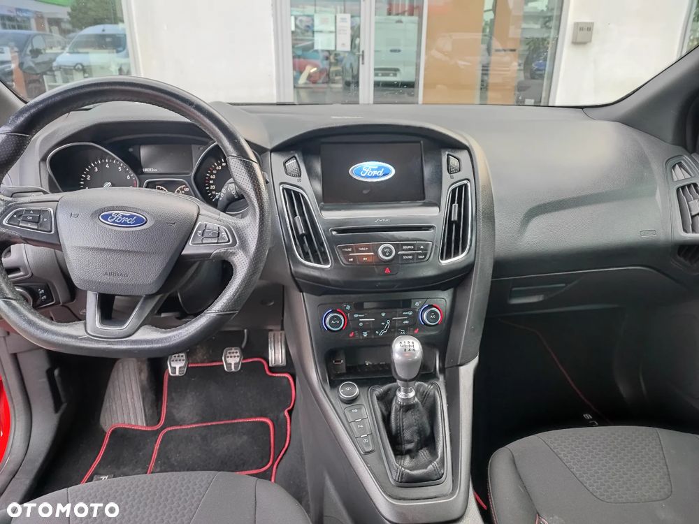 Ford Focus 1.5 EcoBoost ST-Line - 9