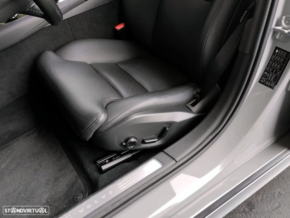 Volvo V90 2.0 T6 PHEV Plus Dark AWD - 9